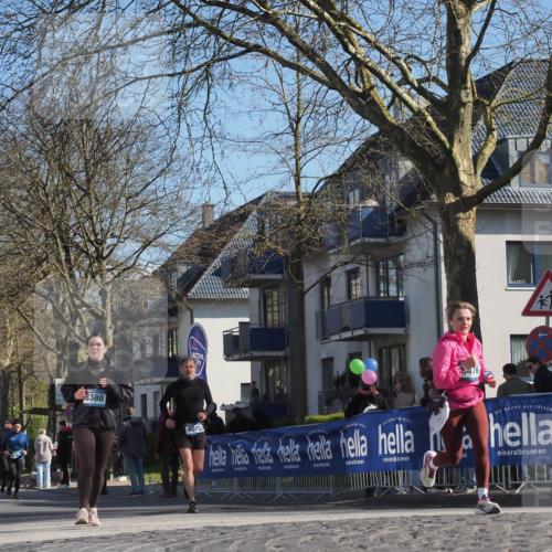 06.04.2025 - 44. Internationalen Wilhelmsburger Insellauf Luisa Fischer http://msf.ph/oto/7578072 06.04.2025 10:43:33 Ziel 3380, 476, 4502 meine-sportfotos.de