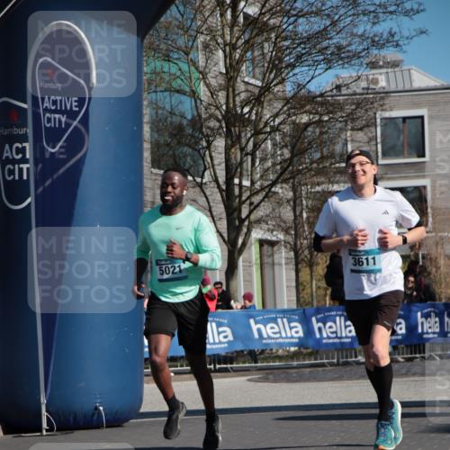 06.04.2025 - 44. Internationalen Wilhelmsburger Insellauf A. Gomolzig http://msf.ph/oto/7578148 06.04.2025 10:29:13 Ziel 3284, 3443, 3611, 5021 meine-sportfotos.de