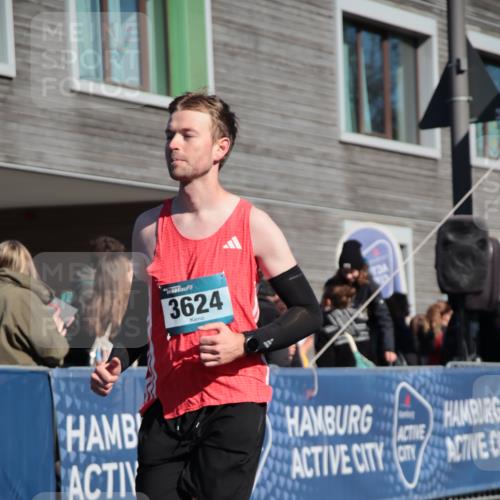 06.04.2025 - 44. Internationalen Wilhelmsburger Insellauf A. Gomolzig http://msf.ph/oto/7578187 06.04.2025 10:29:04 Ziel 3443, 3624, 4360 meine-sportfotos.de