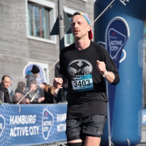 06.04.2025 - 44. Internationalen Wilhelmsburger Insellauf A. Gomolzig http://msf.ph/oto/7578260 06.04.2025 10:28:45 Ziel 3403, 3884, 4385, 5206 meine-sportfotos.de