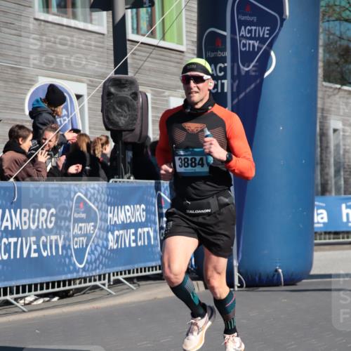 06.04.2025 - 44. Internationalen Wilhelmsburger Insellauf A. Gomolzig http://msf.ph/oto/7578290 06.04.2025 10:28:43 Ziel 3403, 3884, 5206 meine-sportfotos.de