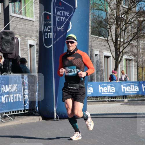 06.04.2025 - 44. Internationalen Wilhelmsburger Insellauf A. Gomolzig http://msf.ph/oto/7578304 06.04.2025 10:28:42 Ziel 3403, 3884, 5206 meine-sportfotos.de