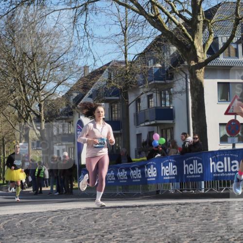 06.04.2025 - 44. Internationalen Wilhelmsburger Insellauf Luisa Fischer http://msf.ph/oto/7578337 06.04.2025 10:43:46 Ziel 4222, 063, 09 meine-sportfotos.de
