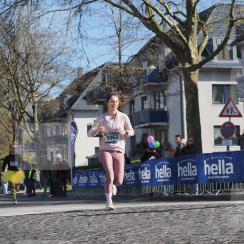 06.04.2025 - 44. Internationalen Wilhelmsburger Insellauf Luisa Fischer http://msf.ph/oto/7578356 06.04.2025 10:43:46 Ziel 4222, 5063 meine-sportfotos.de