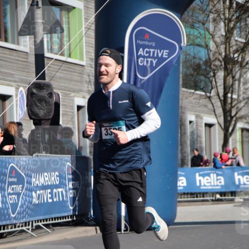 06.04.2025 - 44. Internationalen Wilhelmsburger Insellauf A. Gomolzig http://msf.ph/oto/7578460 06.04.2025 10:28:05 Ziel 3385 meine-sportfotos.de