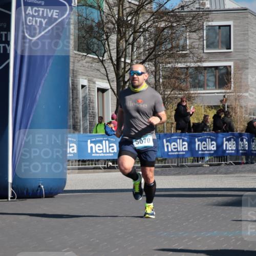 06.04.2025 - 44. Internationalen Wilhelmsburger Insellauf A. Gomolzig http://msf.ph/oto/7578496 06.04.2025 10:27:58 Ziel 3804, 5070 meine-sportfotos.de