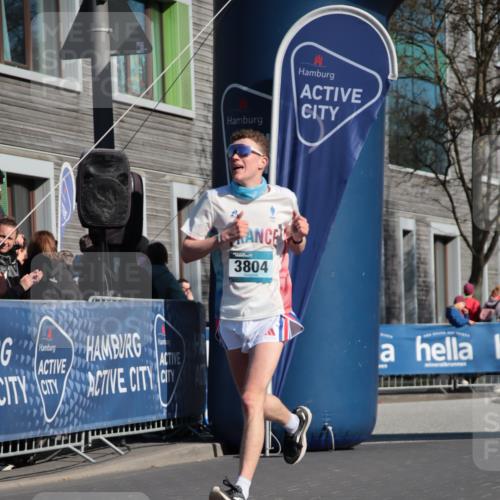 06.04.2025 - 44. Internationalen Wilhelmsburger Insellauf A. Gomolzig http://msf.ph/oto/7578514 06.04.2025 10:27:53 Ziel 3804, 4615, 5070 meine-sportfotos.de
