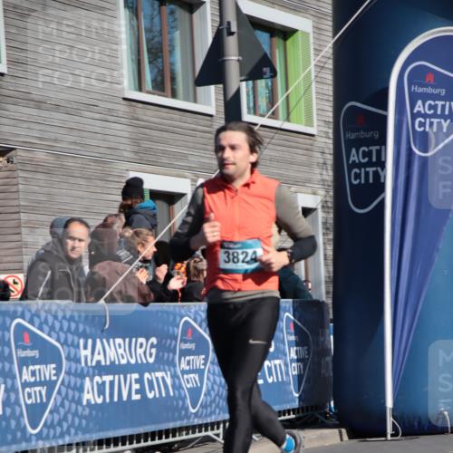 06.04.2025 - 44. Internationalen Wilhelmsburger Insellauf A. Gomolzig http://msf.ph/oto/7578555 06.04.2025 10:27:47 Ziel 3552, 3824, 4535, 4615 meine-sportfotos.de