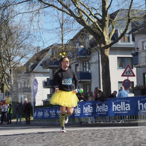 06.04.2025 - 44. Internationalen Wilhelmsburger Insellauf Luisa Fischer http://msf.ph/oto/7578564 06.04.2025 10:43:50 Ziel 4222 meine-sportfotos.de