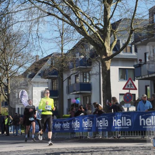 06.04.2025 - 44. Internationalen Wilhelmsburger Insellauf Luisa Fischer http://msf.ph/oto/7578580 06.04.2025 10:39:04 Ziel 4992, 3915, 45, 4253, 3709 meine-sportfotos.de