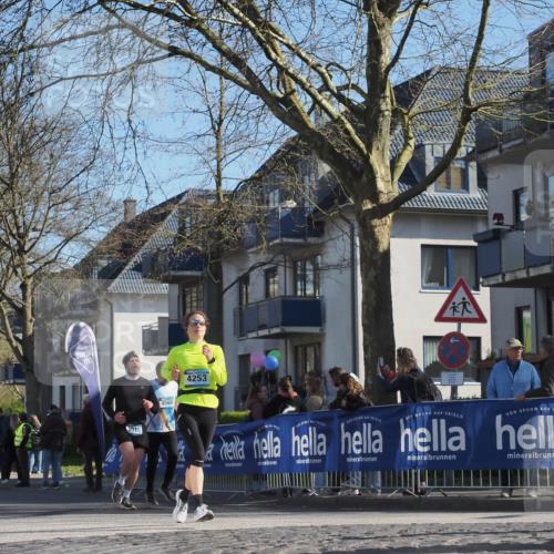 06.04.2025 - 44. Internationalen Wilhelmsburger Insellauf Luisa Fischer http://msf.ph/oto/7578597 06.04.2025 10:39:04 Ziel 4592, 3915, 4560, 4253 meine-sportfotos.de