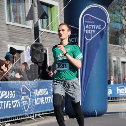 06.04.2025 - 44. Internationalen Wilhelmsburger Insellauf A. Gomolzig http://msf.ph/oto/7578643 06.04.2025 10:27:29 Ziel 3596, 3651, 4252, 4305 meine-sportfotos.de