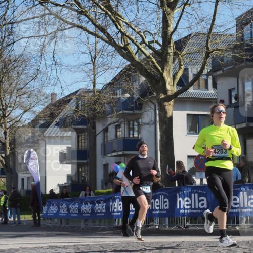 06.04.2025 - 44. Internationalen Wilhelmsburger Insellauf Luisa Fischer http://msf.ph/oto/7578716 06.04.2025 10:39:05 Ziel 4592, 4253, 2515 meine-sportfotos.de