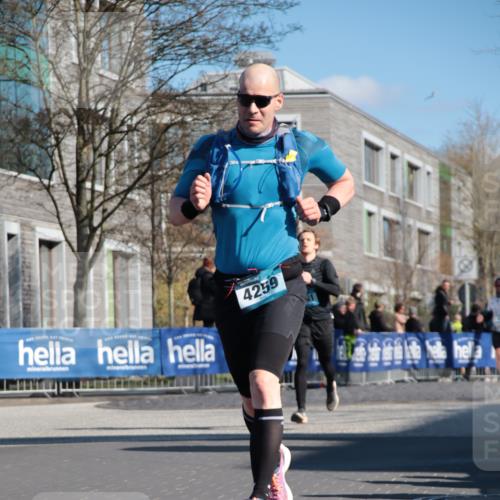 06.04.2025 - 44. Internationalen Wilhelmsburger Insellauf A. Gomolzig http://msf.ph/oto/7578775 06.04.2025 10:27:14 Ziel 3181, 3343, 3344, 3610, 4203, 4259, 4553 meine-sportfotos.de