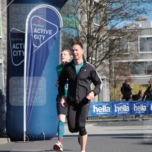 06.04.2025 - 44. Internationalen Wilhelmsburger Insellauf A. Gomolzig http://msf.ph/oto/7578909 06.04.2025 10:27:00 Ziel 3486, 3516, 4014, 4073, 4388 meine-sportfotos.de