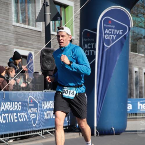 06.04.2025 - 44. Internationalen Wilhelmsburger Insellauf A. Gomolzig http://msf.ph/oto/7578917 06.04.2025 10:26:58 Ziel 3486, 4014, 4073, 4282, 4388 meine-sportfotos.de