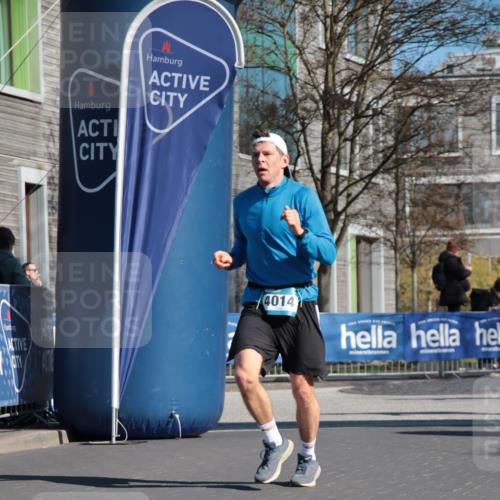 06.04.2025 - 44. Internationalen Wilhelmsburger Insellauf A. Gomolzig http://msf.ph/oto/7578941 06.04.2025 10:26:57 Ziel 3486, 4014, 4073, 4282, 4388 meine-sportfotos.de