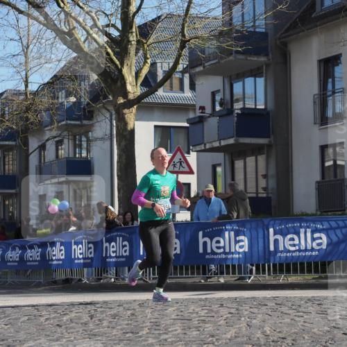 06.04.2025 - 44. Internationalen Wilhelmsburger Insellauf Luisa Fischer http://msf.ph/oto/7578964 06.04.2025 10:39:15 Ziel 356 meine-sportfotos.de