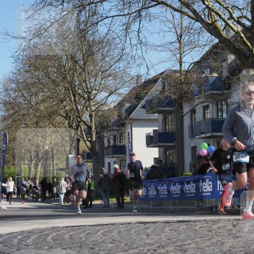 06.04.2025 - 44. Internationalen Wilhelmsburger Insellauf Luisa Fischer http://msf.ph/oto/7578992 06.04.2025 10:44:05 Ziel 4429, 3232, 3057 meine-sportfotos.de