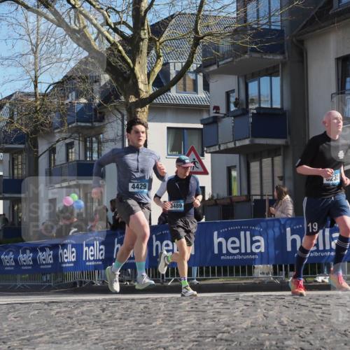 06.04.2025 - 44. Internationalen Wilhelmsburger Insellauf Luisa Fischer http://msf.ph/oto/7579059 06.04.2025 10:44:08 Ziel 4429, 232, 3489, 19 meine-sportfotos.de