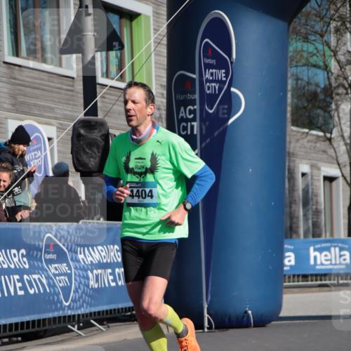 06.04.2025 - 44. Internationalen Wilhelmsburger Insellauf A. Gomolzig http://msf.ph/oto/7579062 06.04.2025 10:26:37 Ziel 3870, 4404, 5076 meine-sportfotos.de