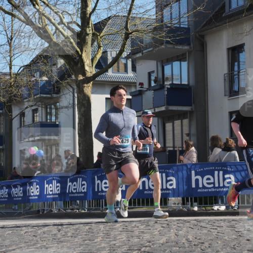 06.04.2025 - 44. Internationalen Wilhelmsburger Insellauf Luisa Fischer http://msf.ph/oto/7579077 06.04.2025 10:44:08 Ziel 429, 489, 323, 19 meine-sportfotos.de