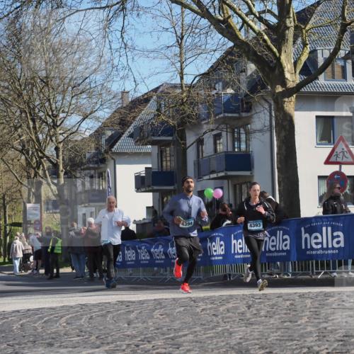 06.04.2025 - 44. Internationalen Wilhelmsburger Insellauf Luisa Fischer http://msf.ph/oto/7579097 06.04.2025 10:44:14 Ziel 4549, 4394, 4393 meine-sportfotos.de