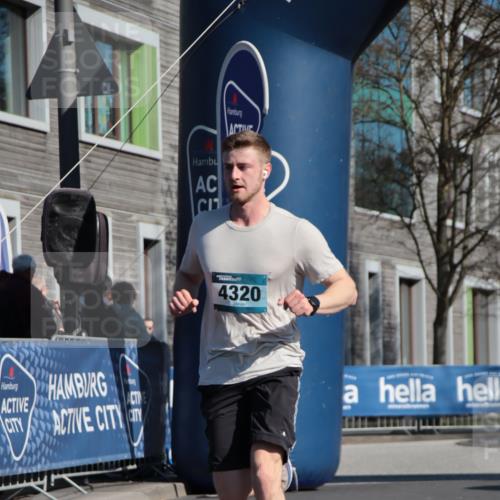 06.04.2025 - 44. Internationalen Wilhelmsburger Insellauf A. Gomolzig http://msf.ph/oto/7579098 06.04.2025 10:26:27 Ziel 3448, 4320 meine-sportfotos.de
