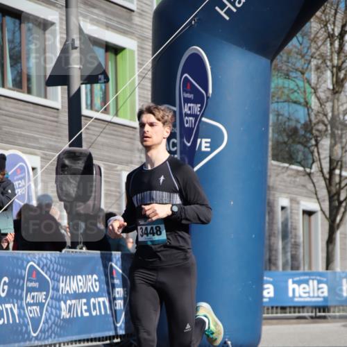 06.04.2025 - 44. Internationalen Wilhelmsburger Insellauf A. Gomolzig http://msf.ph/oto/7579121 06.04.2025 10:26:25 Ziel 3448, 4320 meine-sportfotos.de