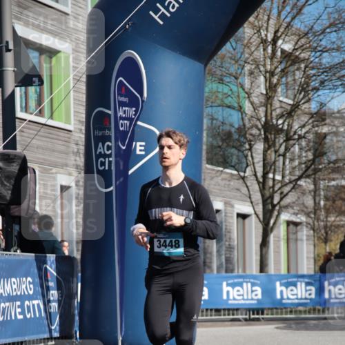 06.04.2025 - 44. Internationalen Wilhelmsburger Insellauf A. Gomolzig http://msf.ph/oto/7579130 06.04.2025 10:26:25 Ziel 3448, 4320 meine-sportfotos.de