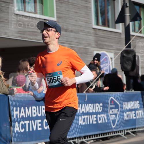 06.04.2025 - 44. Internationalen Wilhelmsburger Insellauf A. Gomolzig http://msf.ph/oto/7579135 06.04.2025 10:26:15 Ziel 5056 meine-sportfotos.de