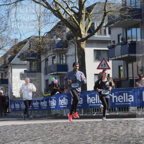06.04.2025 - 44. Internationalen Wilhelmsburger Insellauf Luisa Fischer http://msf.ph/oto/7579140 06.04.2025 10:44:15 Ziel 4394, 40, 4393 meine-sportfotos.de