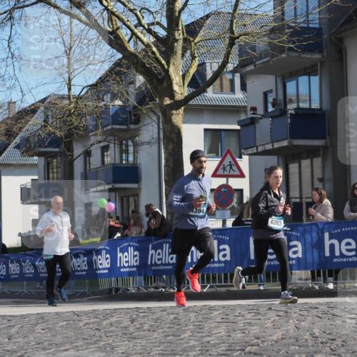 06.04.2025 - 44. Internationalen Wilhelmsburger Insellauf Luisa Fischer http://msf.ph/oto/7579153 06.04.2025 10:44:15 Ziel 394, 4403, 4393 meine-sportfotos.de
