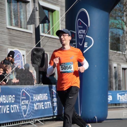 06.04.2025 - 44. Internationalen Wilhelmsburger Insellauf A. Gomolzig http://msf.ph/oto/7579156 06.04.2025 10:26:15 Ziel 5056 meine-sportfotos.de