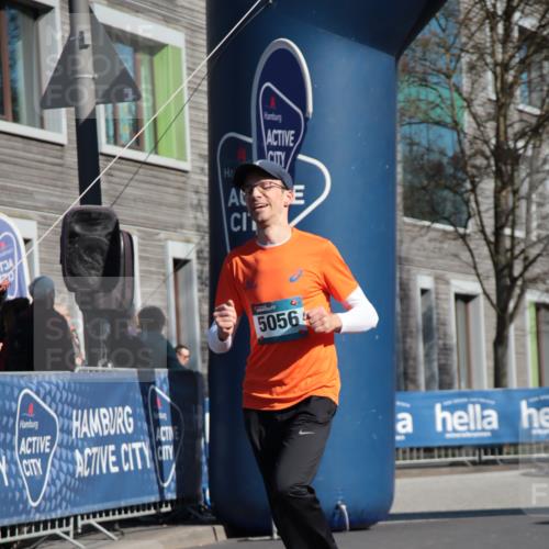 06.04.2025 - 44. Internationalen Wilhelmsburger Insellauf A. Gomolzig http://msf.ph/oto/7579158 06.04.2025 10:26:15 Ziel 5056 meine-sportfotos.de
