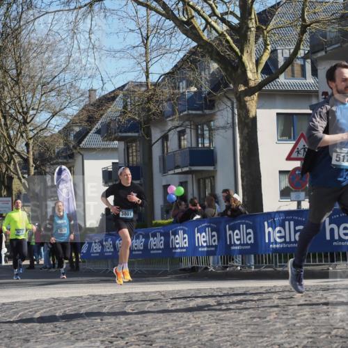 06.04.2025 - 44. Internationalen Wilhelmsburger Insellauf Luisa Fischer http://msf.ph/oto/7579160 06.04.2025 10:39:24 Ziel 3801, 5179, 3418, 3417, 3833 meine-sportfotos.de