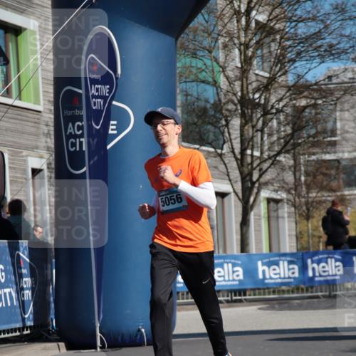 06.04.2025 - 44. Internationalen Wilhelmsburger Insellauf A. Gomolzig http://msf.ph/oto/7579167 06.04.2025 10:26:14 Ziel 5056 meine-sportfotos.de