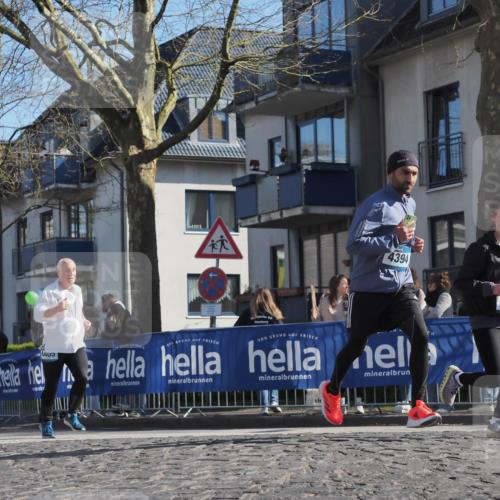 06.04.2025 - 44. Internationalen Wilhelmsburger Insellauf Luisa Fischer http://msf.ph/oto/7579190 06.04.2025 10:44:16 Ziel 4394, 4393, 4405 meine-sportfotos.de