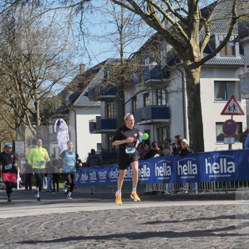 06.04.2025 - 44. Internationalen Wilhelmsburger Insellauf Luisa Fischer http://msf.ph/oto/7579192 06.04.2025 10:39:24 Ziel 3801, 3418, 3417, 3833 meine-sportfotos.de