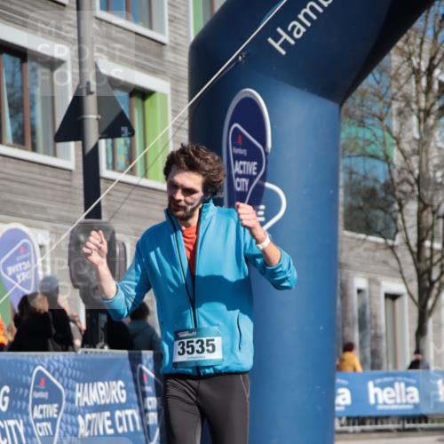 06.04.2025 - 44. Internationalen Wilhelmsburger Insellauf A. Gomolzig http://msf.ph/oto/7579277 06.04.2025 10:25:52 Ziel 3535 meine-sportfotos.de