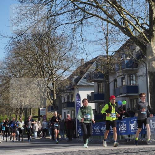 06.04.2025 - 44. Internationalen Wilhelmsburger Insellauf Luisa Fischer http://msf.ph/oto/7579355 06.04.2025 10:44:21 Ziel 3031, 3030, 279 meine-sportfotos.de