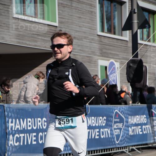 06.04.2025 - 44. Internationalen Wilhelmsburger Insellauf A. Gomolzig http://msf.ph/oto/7579388 06.04.2025 10:25:19 Ziel 3591, 4079, 4428, 4576, 5115 meine-sportfotos.de