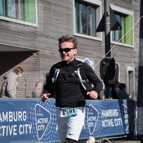 06.04.2025 - 44. Internationalen Wilhelmsburger Insellauf A. Gomolzig http://msf.ph/oto/7579394 06.04.2025 10:25:19 Ziel 3591, 4079, 4428, 4576, 5115 meine-sportfotos.de