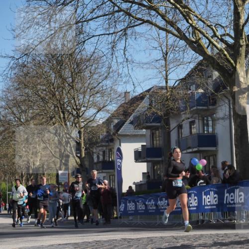 06.04.2025 - 44. Internationalen Wilhelmsburger Insellauf Luisa Fischer http://msf.ph/oto/7579431 06.04.2025 10:44:23 Ziel 4372, 3982, 3518 meine-sportfotos.de