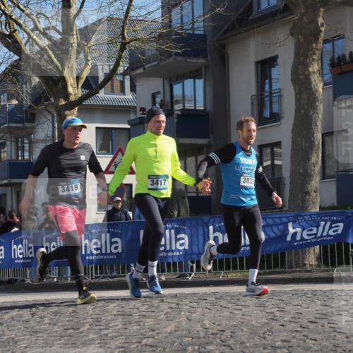 06.04.2025 - 44. Internationalen Wilhelmsburger Insellauf Luisa Fischer http://msf.ph/oto/7579467 06.04.2025 10:39:28 Ziel 3418, 3417, 3833 meine-sportfotos.de