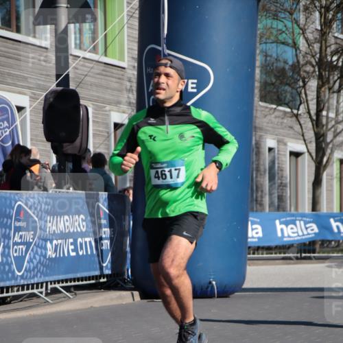 06.04.2025 - 44. Internationalen Wilhelmsburger Insellauf A. Gomolzig http://msf.ph/oto/7579516 06.04.2025 10:24:55 Ziel 3341, 4195, 4205, 4617 meine-sportfotos.de