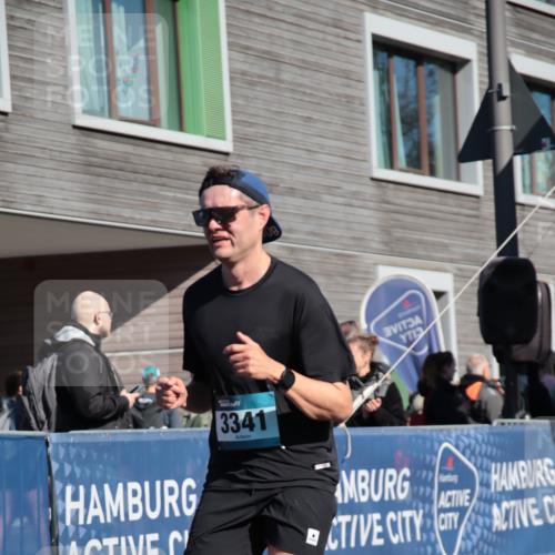 06.04.2025 - 44. Internationalen Wilhelmsburger Insellauf A. Gomolzig http://msf.ph/oto/7579540 06.04.2025 10:24:52 Ziel 3317, 3341, 4195, 4205, 4617 meine-sportfotos.de
