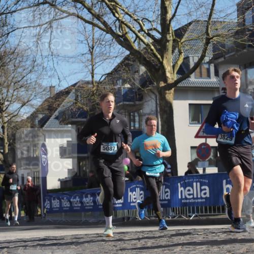 06.04.2025 - 44. Internationalen Wilhelmsburger Insellauf Luisa Fischer http://msf.ph/oto/7579552 06.04.2025 10:44:29 Ziel 3916, 5087, 3829, 188 meine-sportfotos.de