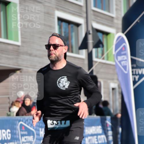 06.04.2025 - 44. Internationalen Wilhelmsburger Insellauf A. Gomolzig http://msf.ph/oto/7579553 06.04.2025 10:24:49 Ziel 3317, 3341, 4205, 4617 meine-sportfotos.de