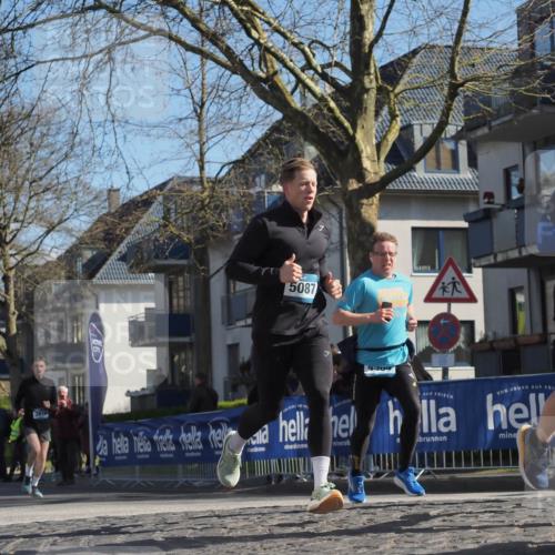 06.04.2025 - 44. Internationalen Wilhelmsburger Insellauf Luisa Fischer http://msf.ph/oto/7579564 06.04.2025 10:44:29 Ziel 5087, 4504, 3829 meine-sportfotos.de